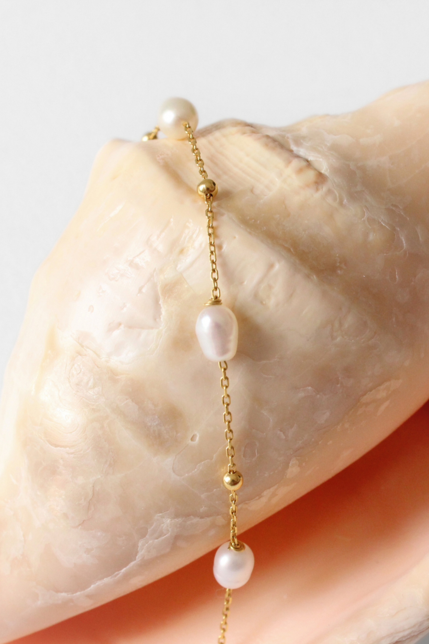 Aphrodite Pearl Necklace